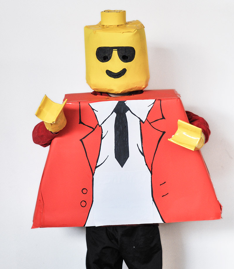 Cuerpo Arena Neuropatía Cómo hacer un disfraz de Lego por menos de 7€ – Givensa Blog