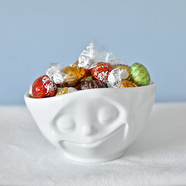Bowl with a face - Filled with exclusive chocolate