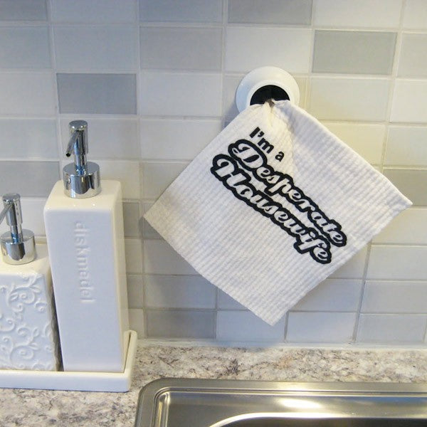Pluring - Simple and genius hanger
