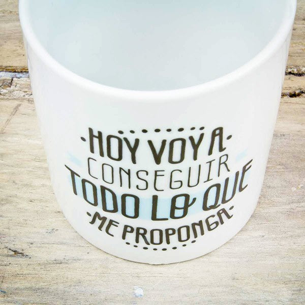Taza con mensaje motivador