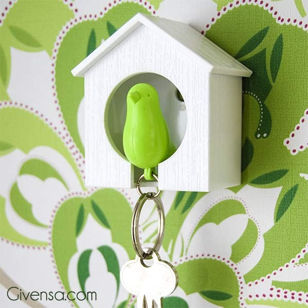 Sparrow Keyring with white house